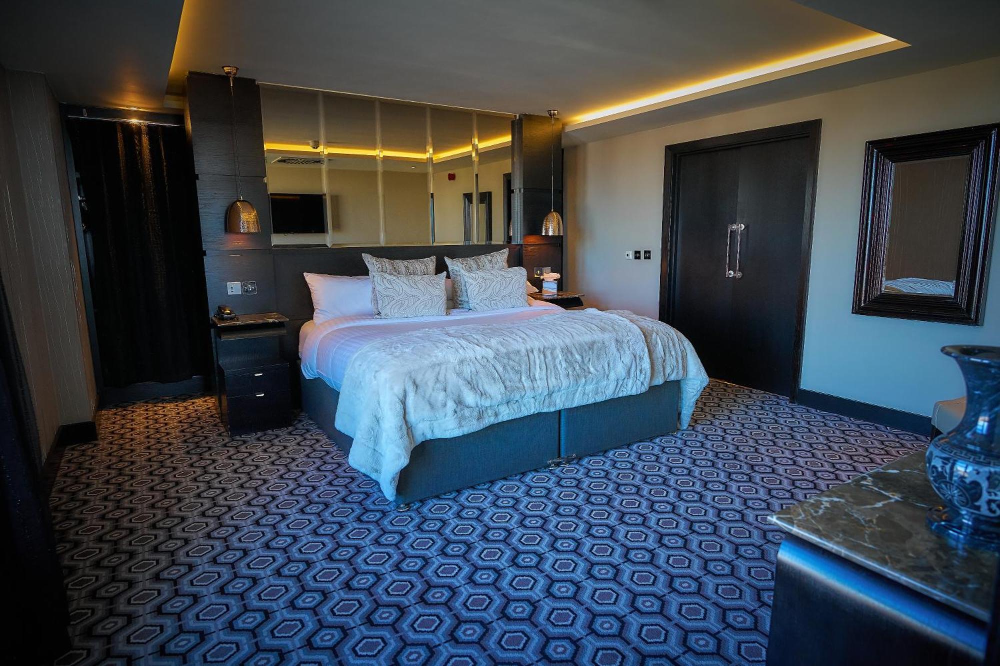 The Vincent Hotel Southport Buitenkant foto